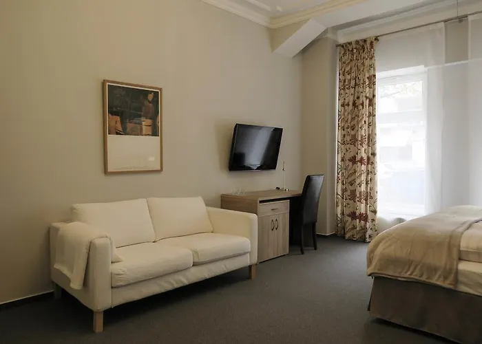 Schafer * برلين